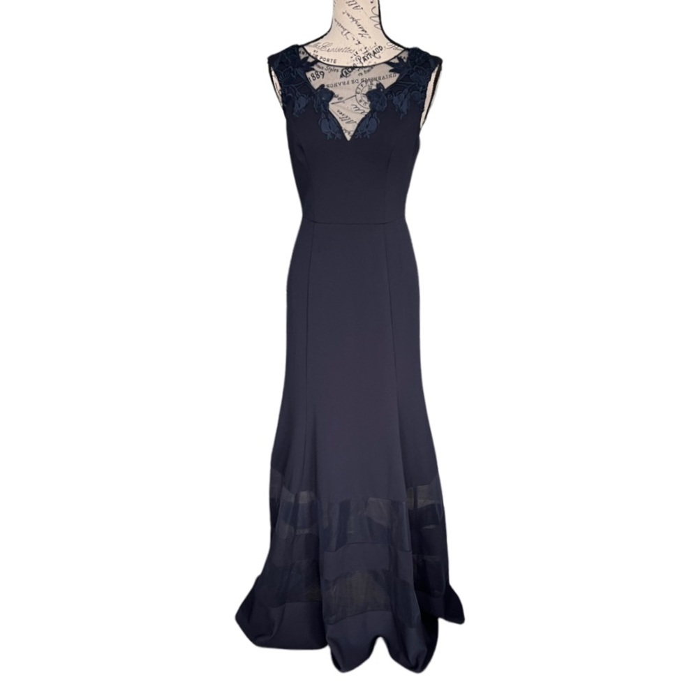 Aidan Mattox Gown - Picture 7 of 12